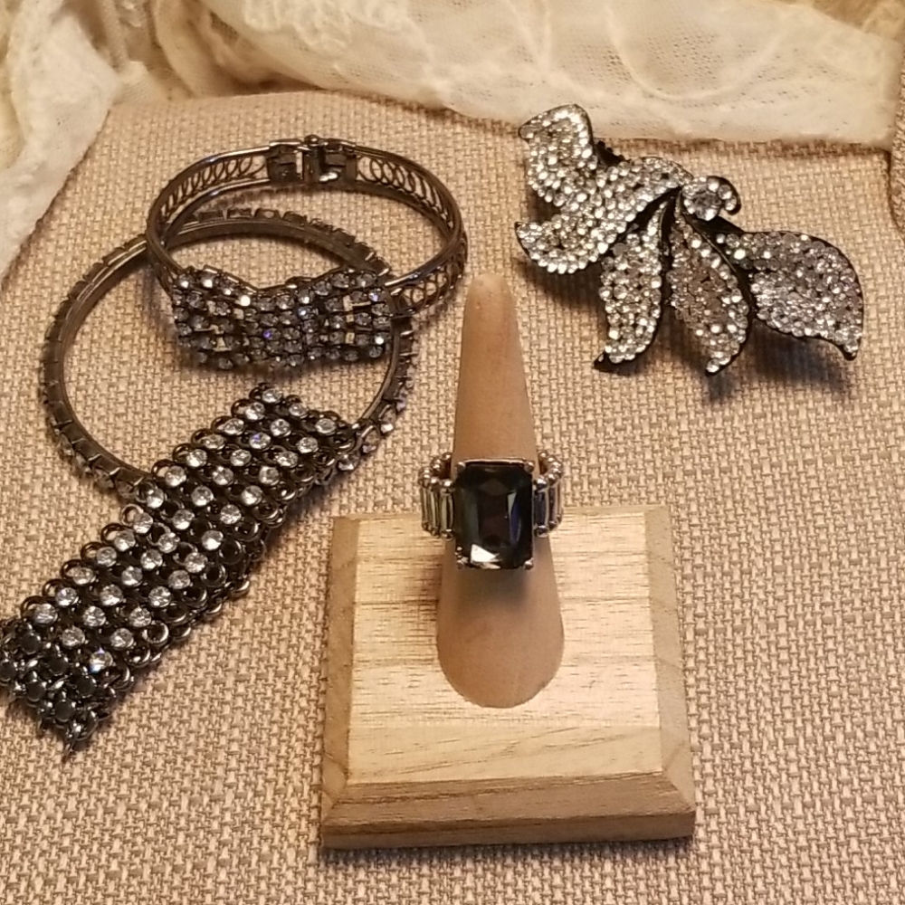 Black & Clear Rhinestone 11-Item Jewelry Bundle - Picture 7 of 16